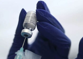 В Украине вакцину Pfizer используют в первую очередь для медиков