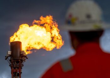 Bloomberg про «соглашение по минералам»: США хотят контролировать инвестиции в Украину, вытесняя Европу