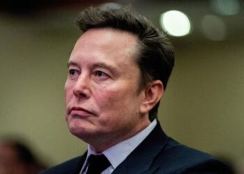 «Тысячи людей умирают ни за что»: Маск поддержал план Трампа по Украине