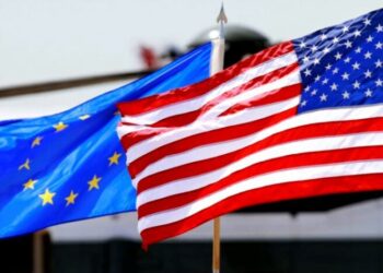 Франция и Германия требуют жесткого ответа ЕС на новые пошлины Трампа: рассматривается цифровой налог