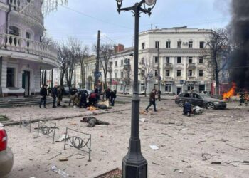 России нанесла смертоносный ракетный удар по центру Сум: много жертв