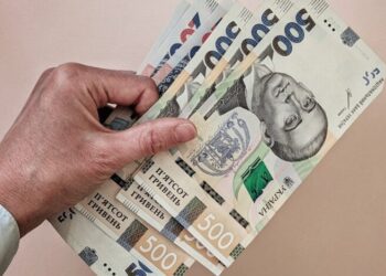 С подачей документов лучше не медлить: украинцев призвали срочно обратиться за выплатой