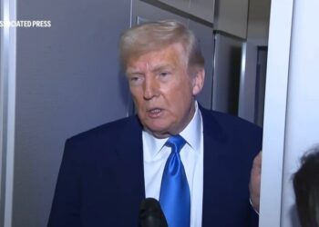 «Нужны лекарства»: Трамп высказался о падении рынков на фоне пошлин