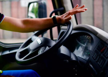 Штраф для водителей за «двойную страховку»: кого в Украине могут наказать за отсутствие полиса