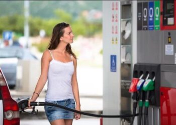 Разница в 7 гривен на А-95: водителям показали, как отличаются цены на топливо в Киевской области