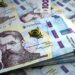Украинцы нарастили инвестиции в гривневые депозиты и накопили рекордную сумму сбережений в мае.