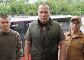 Палатный: “Украинская команда” передала 72 бригаде автобус