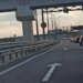 Выехать еще можно, въехать нет: охранники устроили дорожную давку на Крымском мосту. ВИДЕО