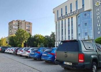 Эстонская полиция отправила в Украину 22 служебных машины