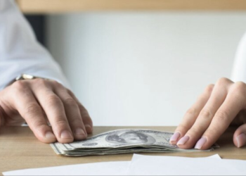 “Конвейер поборов”: Попенко раскрыл коррупционную схему взяток с бизнеса