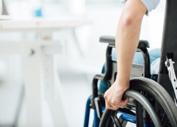 Пенсии по инвалидности с 1 августа: сколько начислят военным и простым украинцам