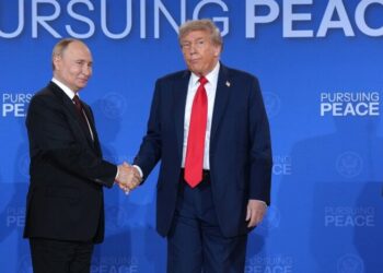 “Идти уверенно вместе”: Кремль оценил встречу Трампа с Путиным на Аляске