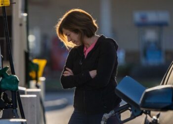 Водителям снова придется платить на АЗС больше: бензин и дизель подорожали