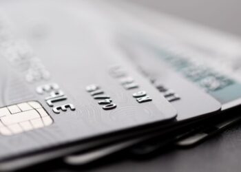 Банки усилили контроль за счетами пенсионеров: кто может потерять выплаты