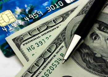 Во время войны бизнес перевел за границу $3,3 млрд дивидендов.