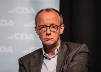 Германия остановила экспорт оружия Израилю: в партии Мерца против его решения