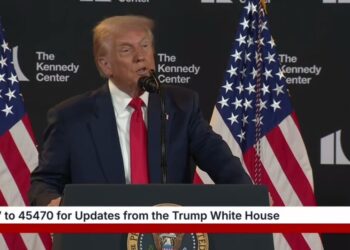 “Очень серьезные последствия”: Трамп высказался о саммите с Путиным и возможной трёхсторонней встрече с Зеленским