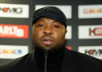 Тренер Дюбуа назвал главную причину, почему Усик уничтожил Даниэля в бою