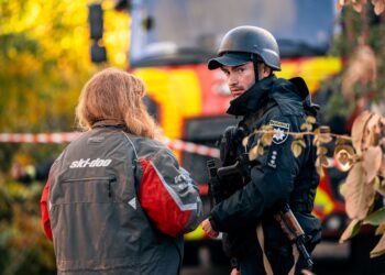 Ударил 5 человек ножом, устроил пожар: под Кривым Рогом полиции пришлось обезвредить мужчину