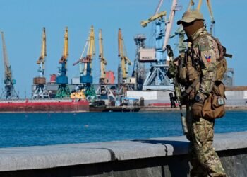 МИД Украины призывает усилить санкции против РФ за присвоение азовских портов