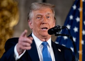 Трамп заявил, что Украина “получит много земли”