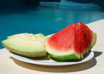 “Сладкие” цены: где украинцам выгоднее покупать арбузы и дыни этим летом