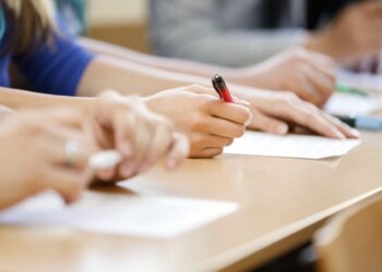 Помощь ВПЛ, питание в школах та повестки от ТЦК по-новому: какие изменения ждут украинцев с 1 сентября