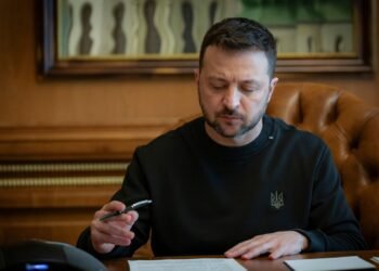 Зеленский ввел новые санкции против разработчиков дронов РФ с ИИ: список