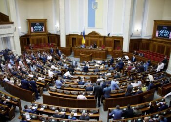 Рада возобновит трансляцию заседаний, закрытую после начала войны