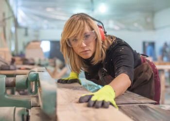 Гильоширщик, комбустиолог, оператор на эмшерах: 5 редких, но востребованных вакансий в Украине