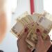 Украинцам выплатят по 200 тысяч гривен: кто и как может подать заявку