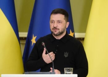 Зеленский поручил подготовить ежегодное послание президентa в Раду