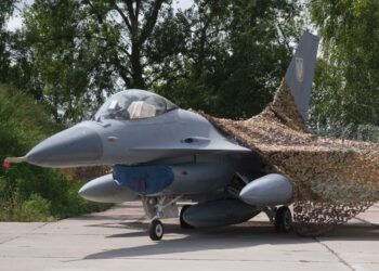 Львиную долю ракет сбили самолеты F-16: появилось эпическое видео отражения атаки РФ