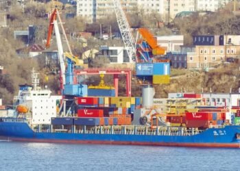Китай тайно отправлял грузовое судно в оккупированный Севастополь, –  FT