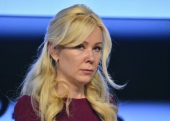 Блогеры, кремлевский историк и “любовница” Путина: кто попал под новые санкции Украины