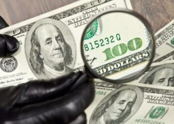 Коснется всех при обмене 100 долларов: украинцев предупредили о новых проблемах