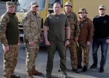 “Украинская команда” передала грузовик бойцам батальона “Свобода”, – Палатный