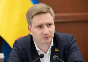 Больше думают о выборах. Бондаренко высказался об идее отстранения Кличко