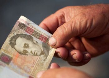 Тысячи пенсионеров годами недополучают деньги: кто попал в список