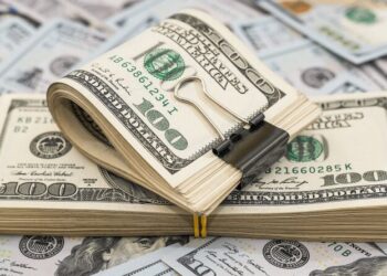 Банки и обменники не принимают доллары: какие купюры “бракуют” чаще всего