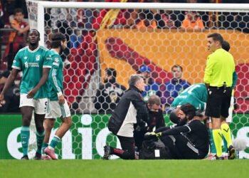 ФОТО. Слот заменил голкипера в матче Лиги чемпионов Галатасарай – Ливерпуль