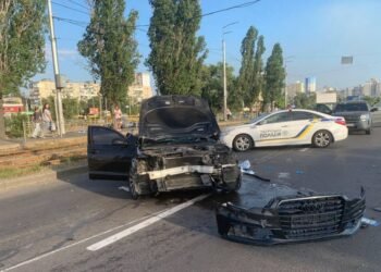Смертельное ДТП на Харьковском шоссе в Киеве: погибли два человека