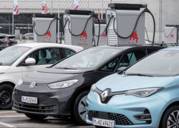 Как не потерять авто: водителям раскрыли секреты перерегистрации