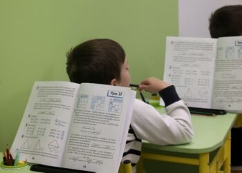 В Калуше и громаде после обстрела РФ родителей просят оставить детей дома: какая причина
