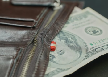 Новый удар по кошельку: украинцев обложат налогом на продажи OLX и сладкую воду