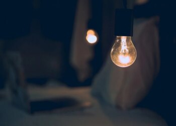 Графіки відключень не працюють: аварійні обмеження у Києві та області