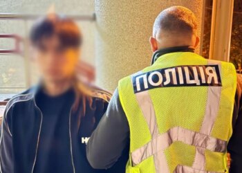 У Києві чоловік побив дівчину через "невідповідність фото" на сайті знайомств: йому загрожує до 15 років ув’язнення