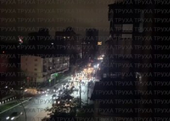 Київ поринув у темряву: у соцмережах поширюють "апокаліптичні" кадри столичних вулиць