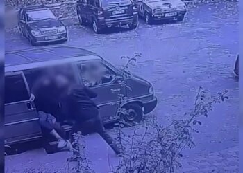 Двоє поліцейських отримали підозру за побиття чоловіка біля ТЦК у Києві