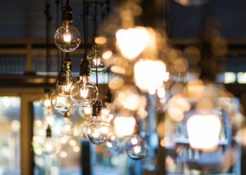 Сценарий “4х2”: украинцев предупредили о длительных отключениях света